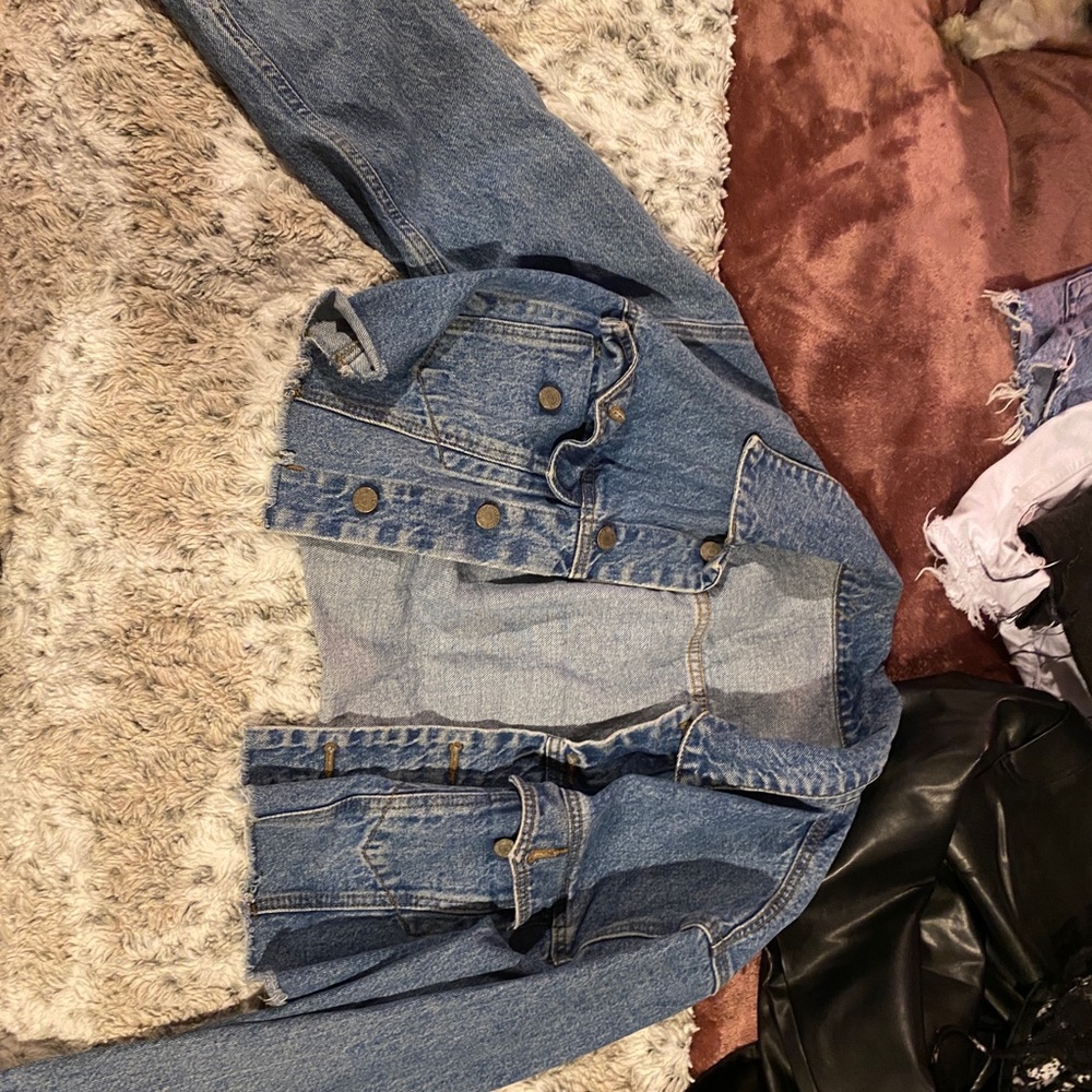 Pacsun Cropped Jean Jacket!
